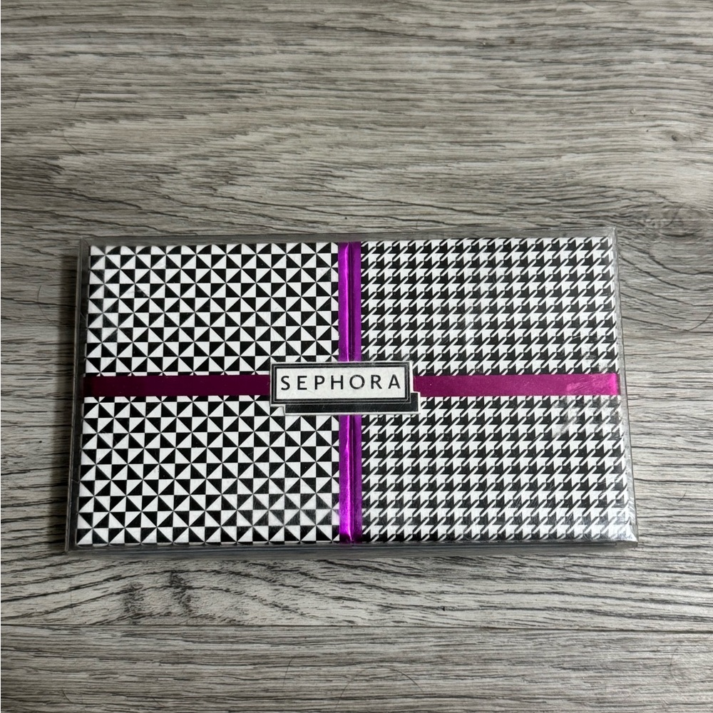 New in Package. Sephora 8 Eye Shadow Palette.